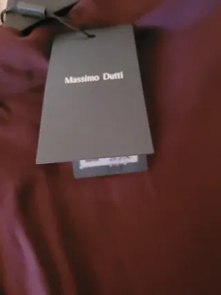 Top sin mangas Massimo Dutti burdeos Talla M