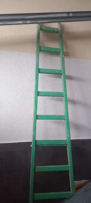 Escalera de madera antigua