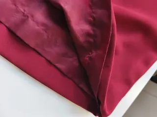 Conjunto blusa y falda señora granate