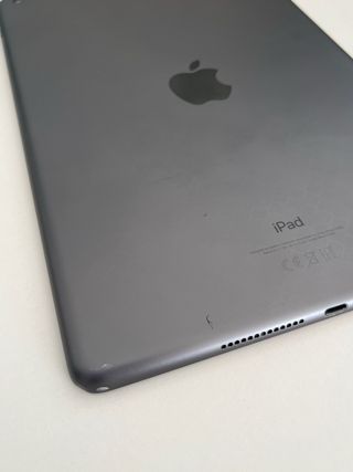 iPad 9ª generación 10.2” 256 GB Wi-Fi – iPadOS 18.