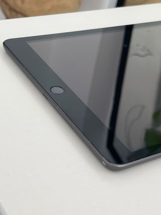 iPad 9ª generación 10.2” 256 GB Wi-Fi – iPadOS 18.