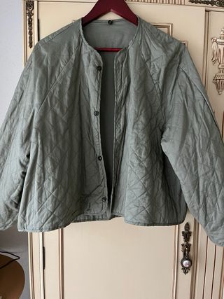 Chaqueta verde con forro desmontable