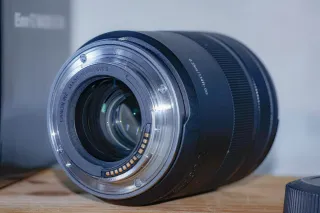 Objetivo Canon RF 85mm F2 Macro IS STM