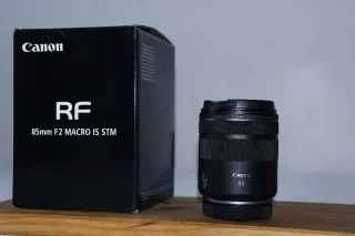 Objetivo Canon RF 85mm F2 Macro IS STM