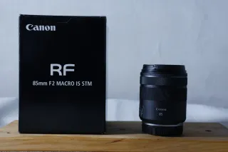 Objetivo Canon RF 85mm F2 Macro IS STM