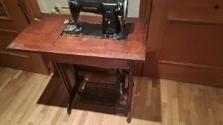 Máquina de coser de mesa 1950