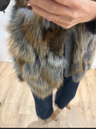 Chaleco de pelo marrón y gris Talla M