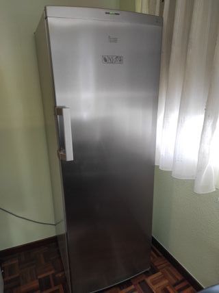 Congelador Teka 1 puerta TGF3 270 Inox