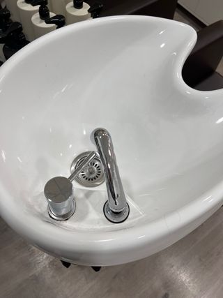 Se venden 2 sillones profesionales de peluqueria