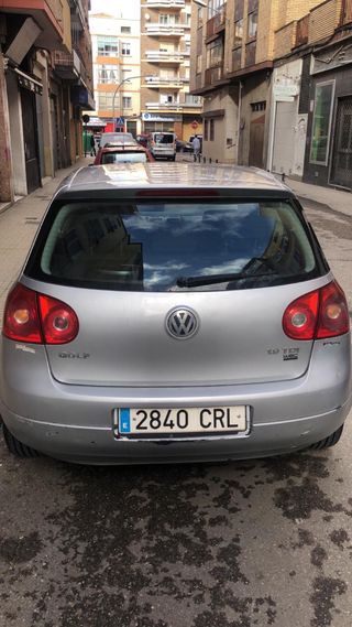 Volkswagen Golf 2004