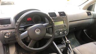 Volkswagen Golf 2004