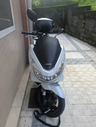 Honda PCX 125cc Scooter 52.000km