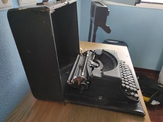 Máquina de escribir ULTIMOS DIAS