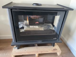 Estufa de Leña Brompi Nueva sin uso.