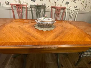 Mesa extensible y 6 sillas 1,36 + 50+50= 2,36