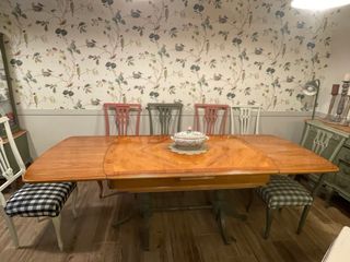 Mesa extensible y 6 sillas 1,36 + 50+50= 2,36