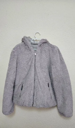 Chaqueta niña gris con capucha