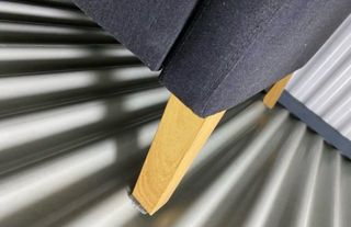 Sofá de 2 plazas gris oscuro