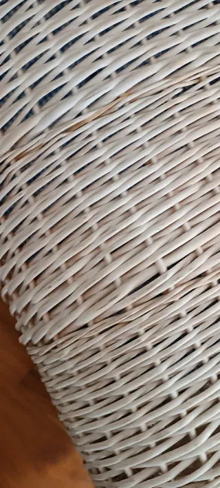 Cesto de mimbre con forro de tela Vichy