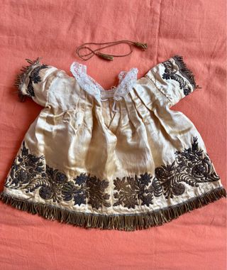 Vestido seda bordado oro niño Jesús antiguo