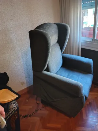 Sillón reclinable eléctrico gris