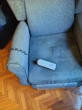 Sillón reclinable eléctrico gris