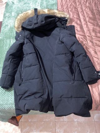 Chaqueta Zara XS Negra con Capucha y Forro Pelo