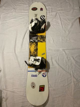 Tabla Snowboard Flow 162W con fijaciones