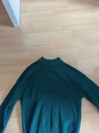 Jersey verde de cuello alto