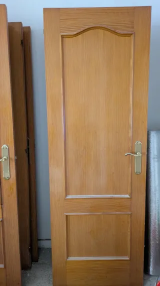Puertas de madera, con y sin cristalera