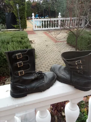 Botas militares negras