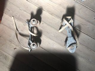 Patines antiguos de metal con correas