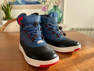 Botas de nieve niña/niño talla 32. Nuevas!!!
