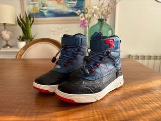 Botas de nieve niña/niño talla 32. Nuevas!!!