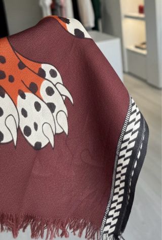 Fular Pañuelo marca Inoui Editions Lana Animal