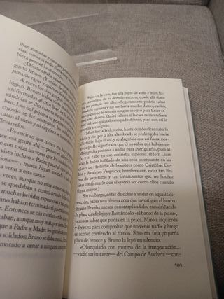 El niño con el pijama de rayas