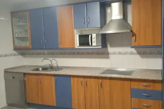 Cocina completa modular, la encimera mide 3.50m.