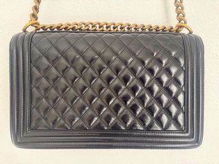 Bolso Chanel Boy Negro y Dorado