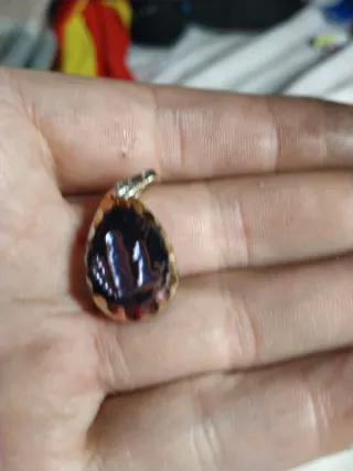 Medalla de oro y multicolor