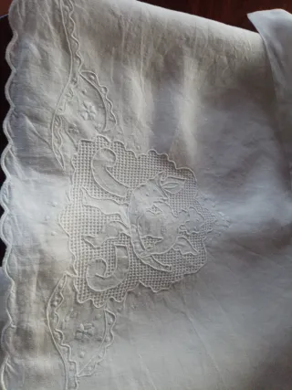 Lenzuola di lino ricamata