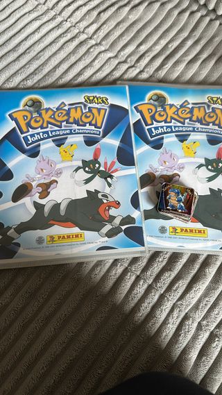 Álbumes Digimon y pokemon