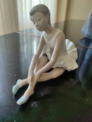 RESERVA PARA RAFAEL Figura Bailarina NAO