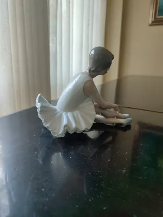 RESERVA PARA RAFAEL Figura Bailarina NAO