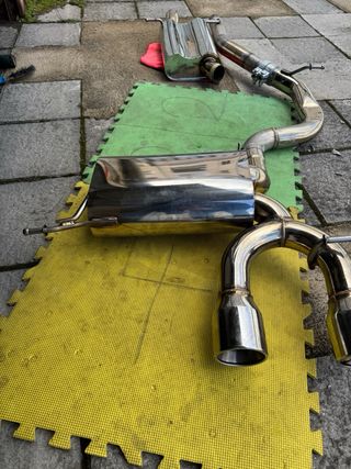 Escape Volkswagen Golf MK5 R32