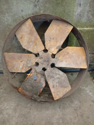 Ventilador industrial antiguo