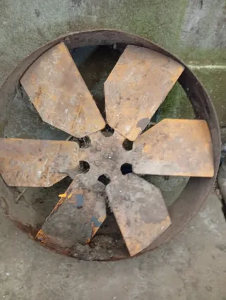 Ventilador industrial antiguo