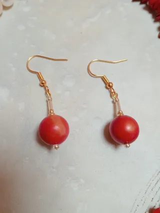 Collar Coral Rojo y Perlas y pendientes coral