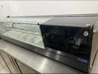 Vitrina expositora cristal y metal