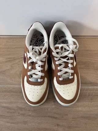 Nike Air Force 1 Beige y Marrón