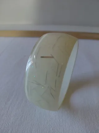 Bracciale rigido color crema